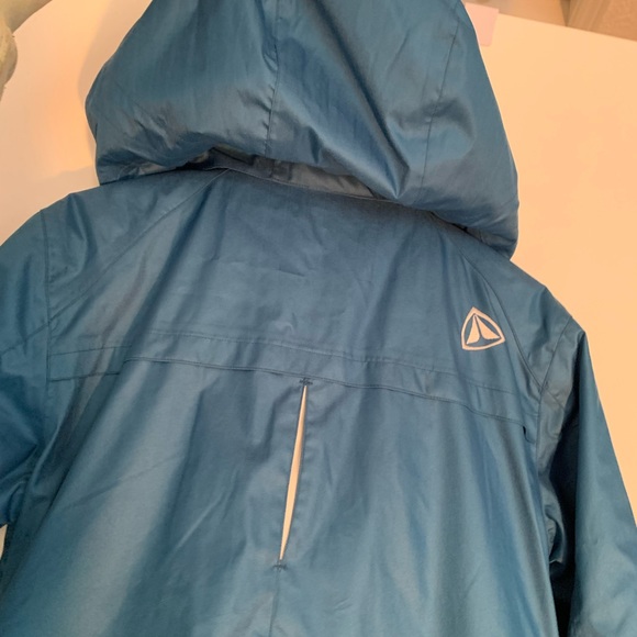 Winter coat - Picture 15 of 16